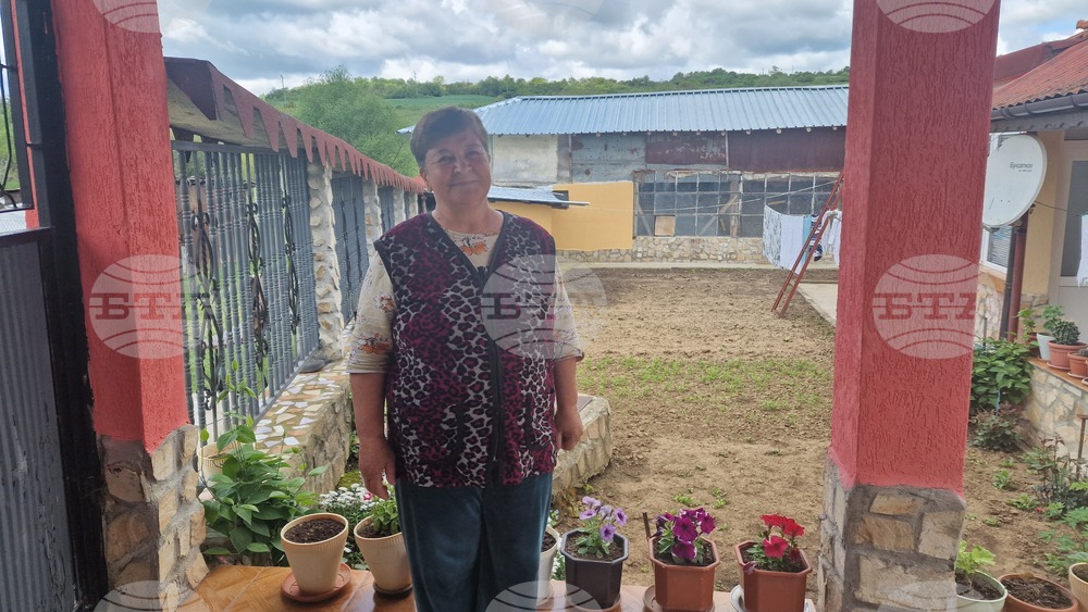 Приемна майка от самуилското село Кривица продължава да се грижи за своите деца и след навършване на пълнолетие