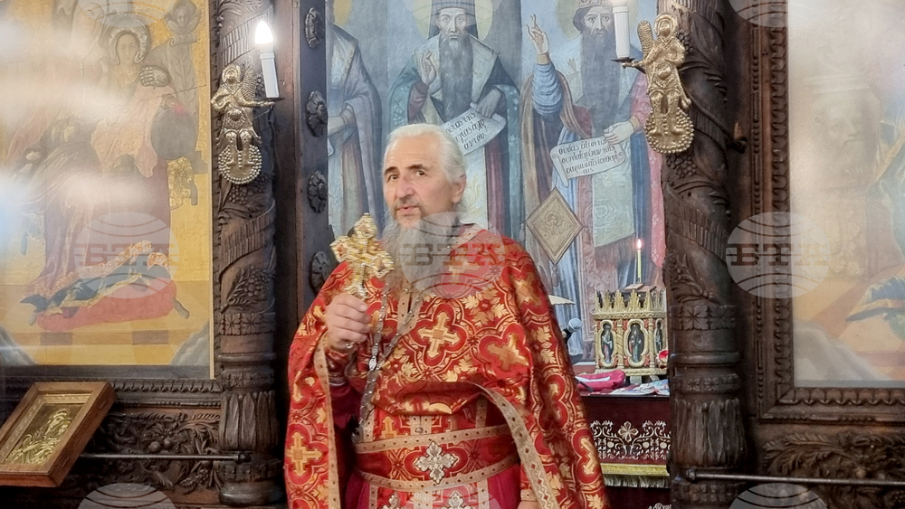 Хасково - храм „Св. св. Архангели Михаил и Гавраил“ - литургия