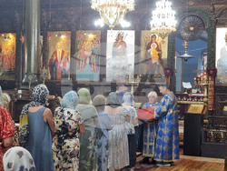 Ямбол - храм „Св. Вмчк. Георги Победоносец“ - литургия