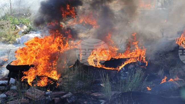 Пожар гори в кв. "Христо Ботев" в столицата, съобщиха от пожарната