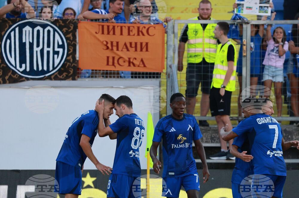 Левски победи Спартак (Варна) и се изравни с Лудогорец на върха на класирането