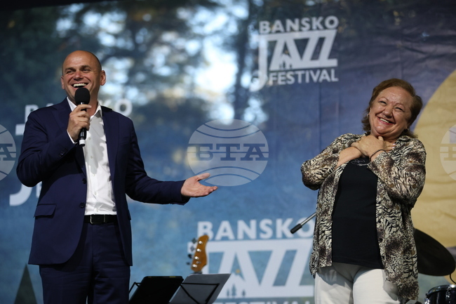 За 28-и път проф. Стефка Оникян посрещна рождения си ден на сцената на „Банско джаз фестивал“ сред публика и свои ученици