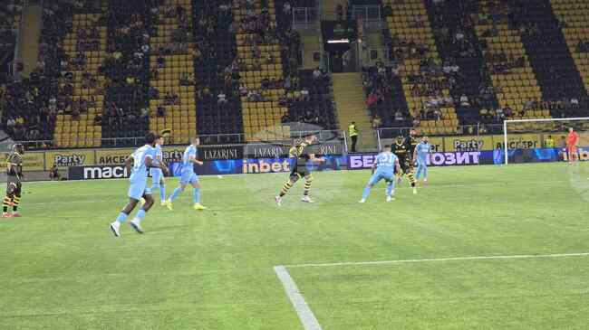 Локомотив (София) нанесе трета поредна загуба на Ботев (Пловдив) в Първа лига