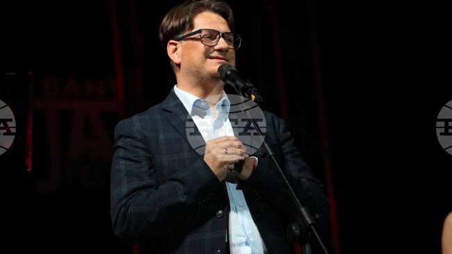 Джазът е изкуство, което носи в себе си магията на импровизацията и свободата, каза Мариан Бачев на финала на „Банско джаз фестивал“