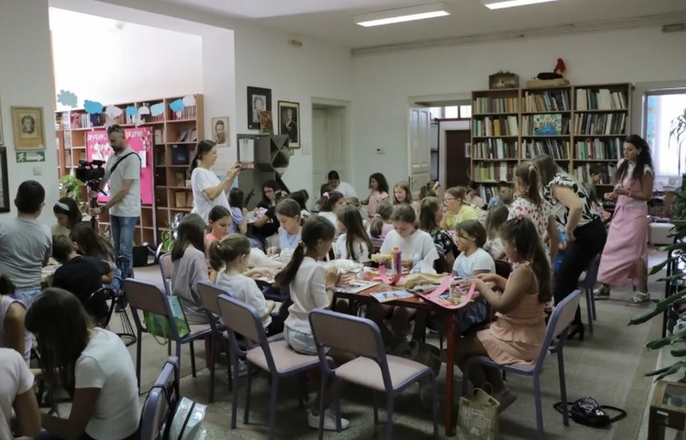 Художествени и литературни работилници „Библиолето“ се състояха в библиотека „Детко Петров“ в Цариброд