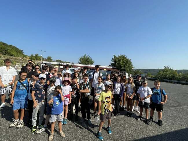 Възпитаници на училище „Българче“ в Неапол посетиха Перперикон