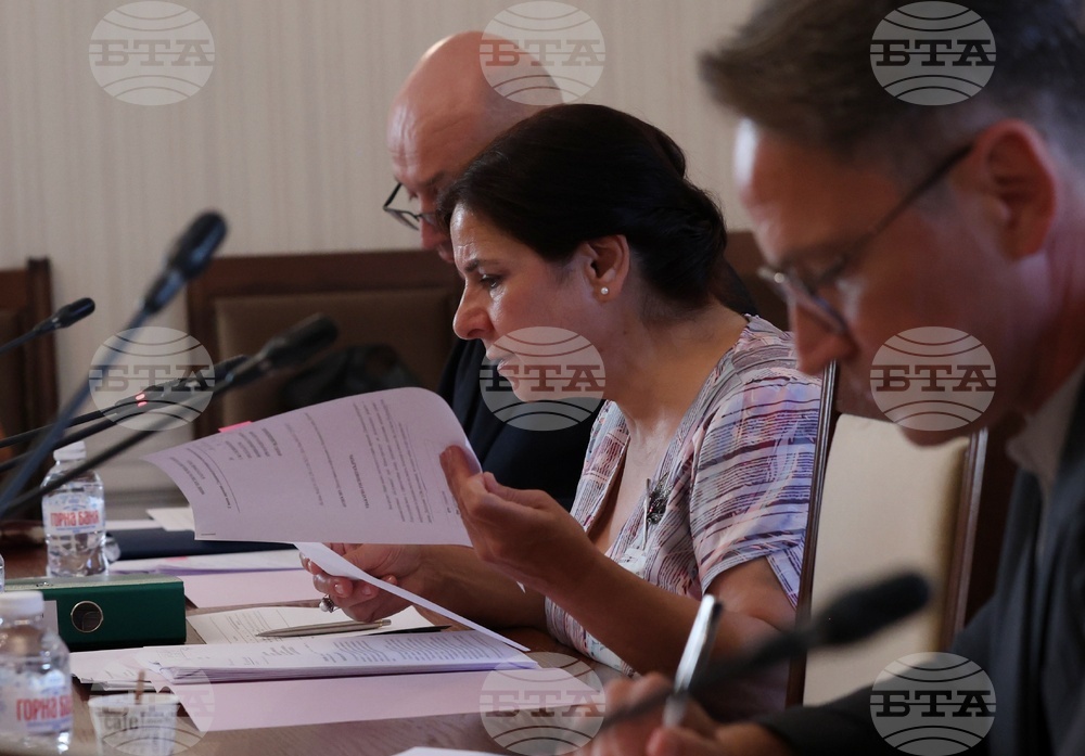 Номинационната комисия допусна за участие в следващия етап от процедурата трима от четиримата кандидати за членове на Комисията за противодействие на корупцията