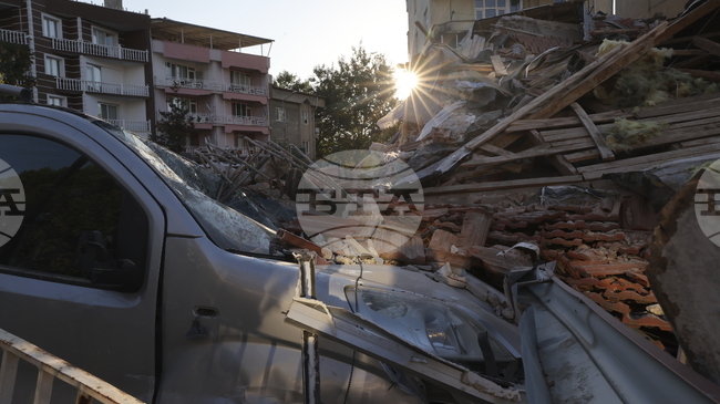 Вътрешният министър на Турция: Три сгради и един магазин са разрушени, няма жертви 