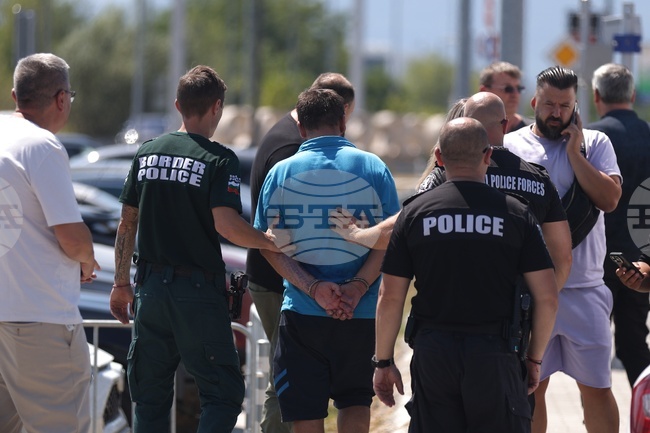  След кратко преследване, Столичната полиция предотврати кражба на бус със стока