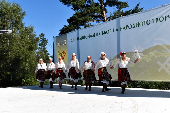 Фолклорни състави от община Монтана спечелиха седем отличия на 13-ия национален събор на българското народно творчество в Копривщица