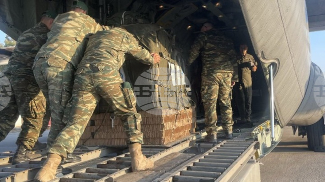 АНА-МПА: Гръцкият министър на отбраната Никос Дендиас поздрави въоръжените сили на страната за успешната доставка на помощи за Газа