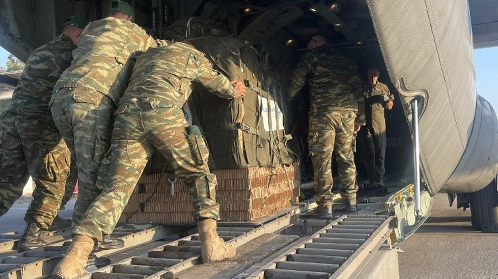 АНА-МПА: Гръцкият министър на отбраната Никос Дендиас поздрави въоръжените сили на страната за успешната доставка на помощи за Газа