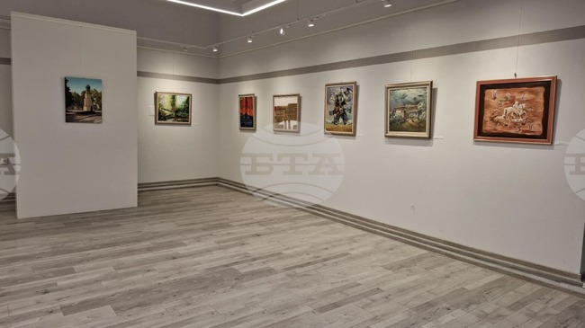 Изложба от националния пленер по живопис „Земя на славни предци“ е подредена в галерия „Петър Персенгиев“ в Нови пазар