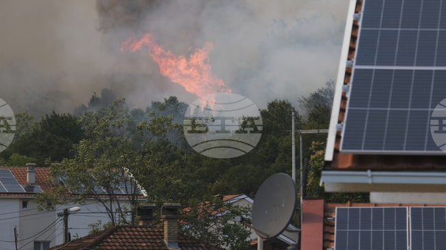 Сърбия праща помощ и многоцелева техника за гасене на пожари в Черна гора