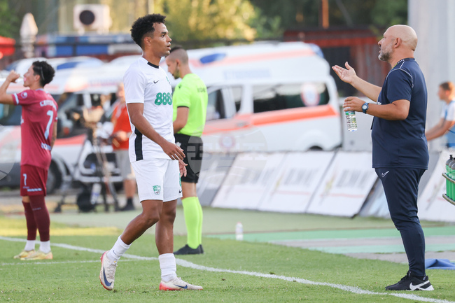 Треньорът на Берое Виктор Басадре напусна по лични причини