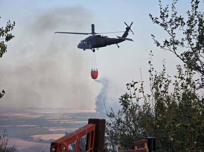 Два самолета и един хеликоптер се използват за потушаването на пожара в община Сунгурларе