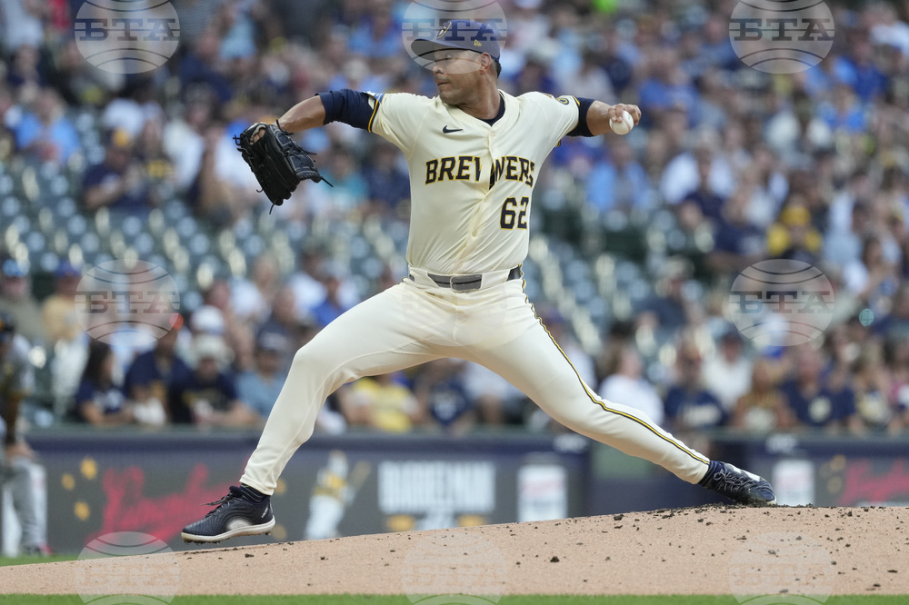 Pirates Brewers Baseball