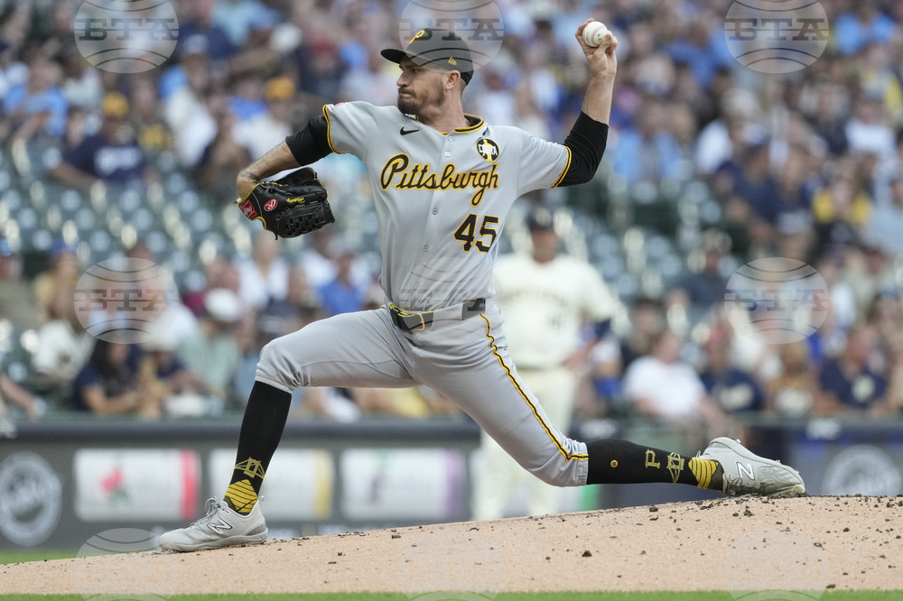 Pirates Brewers Baseball