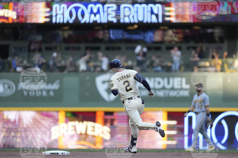 Pirates Brewers Baseball