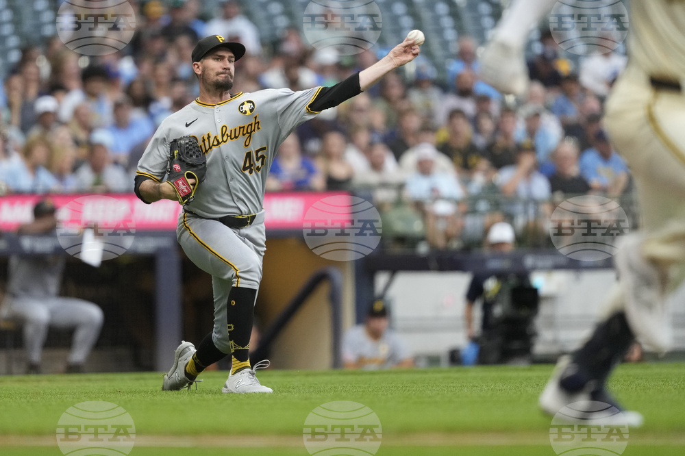 Pirates Brewers Baseball