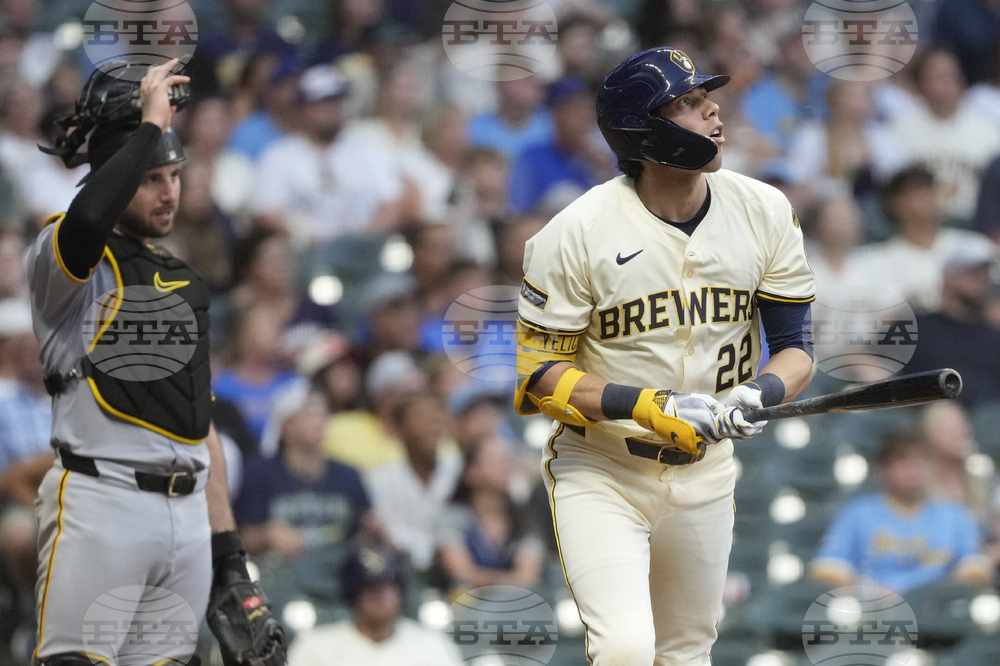 Pirates Brewers Baseball