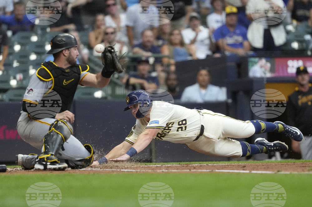 Pirates Brewers Baseball