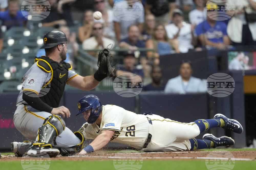 Pirates Brewers Baseball