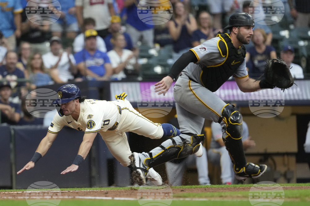 Pirates Brewers Baseball