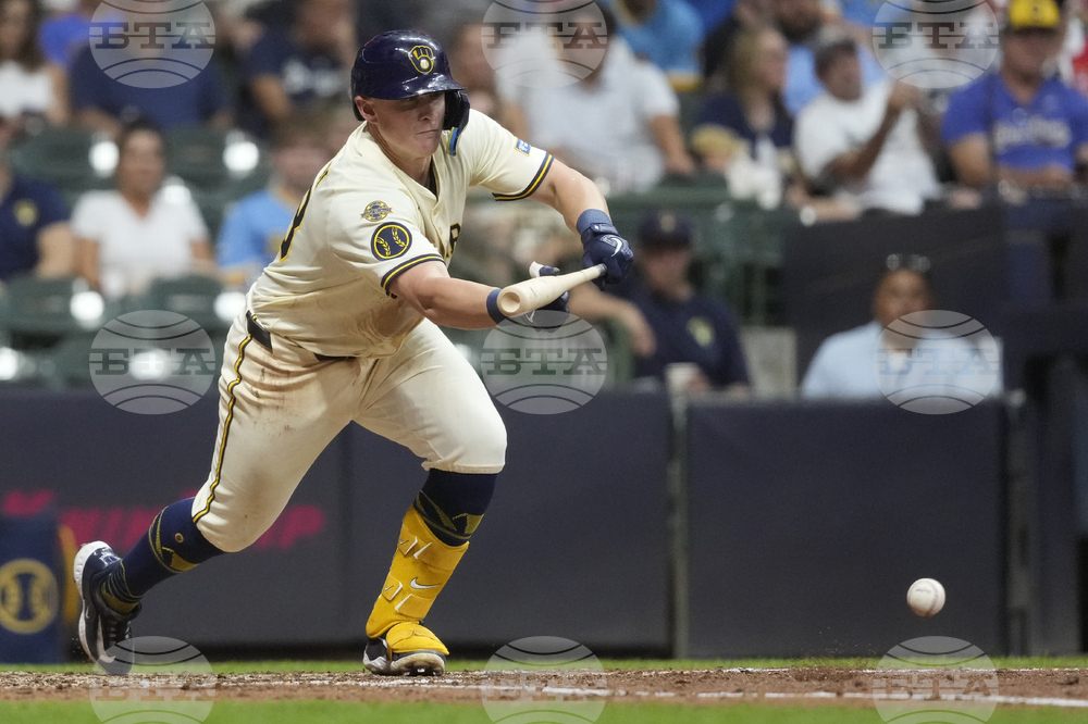 Pirates Brewers Baseball