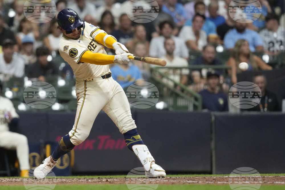 Pirates Brewers Baseball