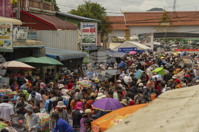 Противопехотна мина рани китайски гражданин, за когото се твърди, че се е опитал да премине незаконно от Камбоджа в Тайланд 