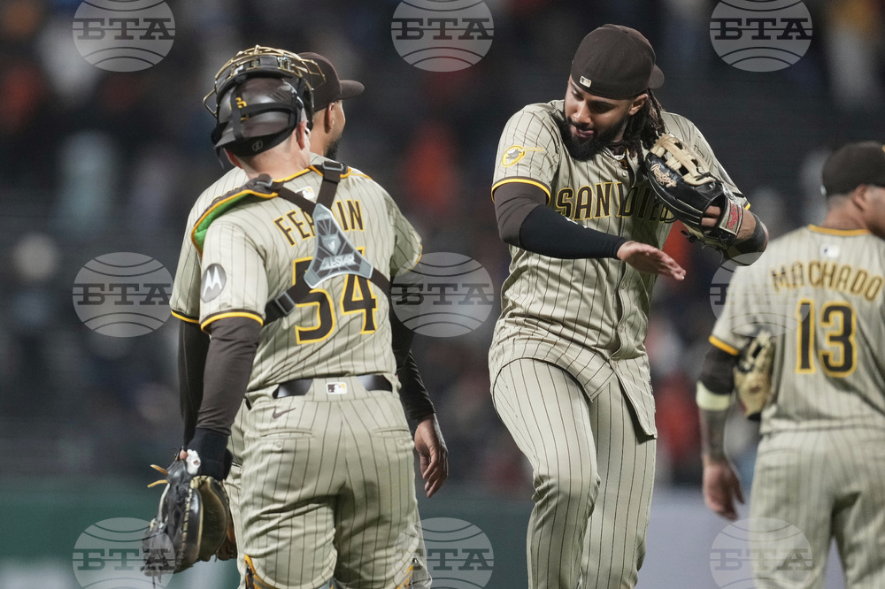 Padres Giants Baseball