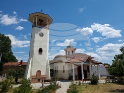 Нови чифлик - стенописи - храм - празник