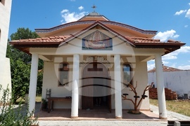 Нови чифлик - стенописи - храм - празник
