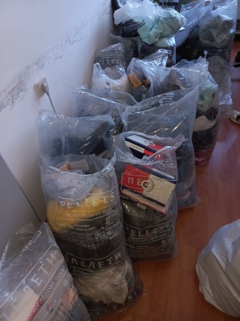 Агенция „Митници“: 10 333 текстилни изделия, имитация на популярни марки, задържаха митнически служители след рисков анализ