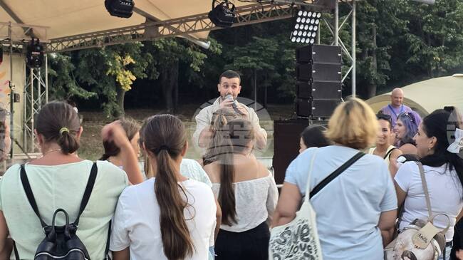 С концерт на Вениамин и "Трибуна на младите" бе отбелязан Международният ден на младежта в Добрич 