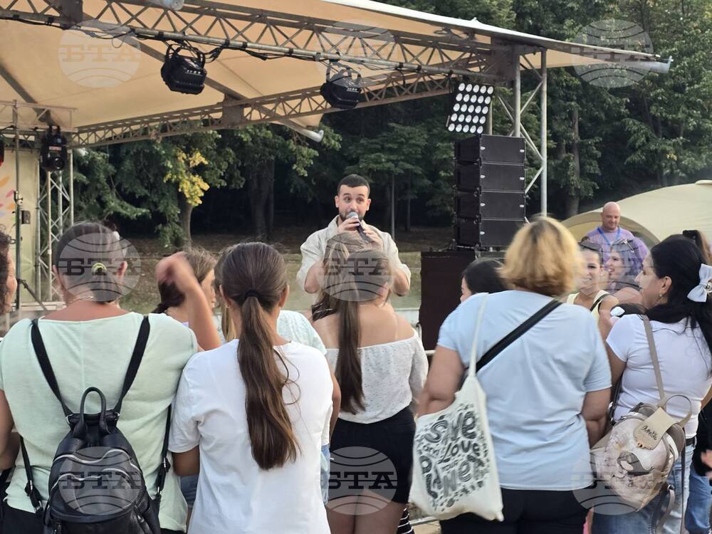 С концерт на Вениамин и "Трибуна на младите" бе отбелязан Международният ден на младежта в Добрич