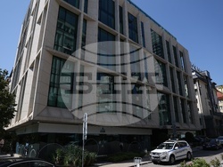 Следователи - сграда - претърсване