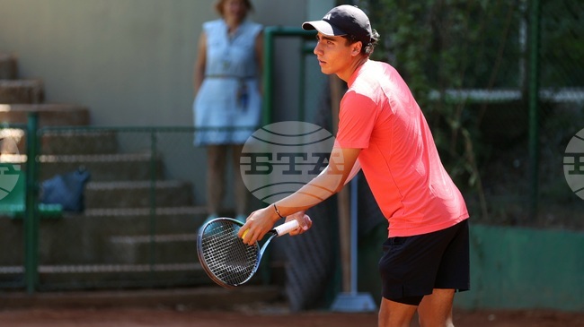  Иван Иванов се класира за втория кръг на сингъл на турнир по тенис в Турция, Янаки Милев отпадна