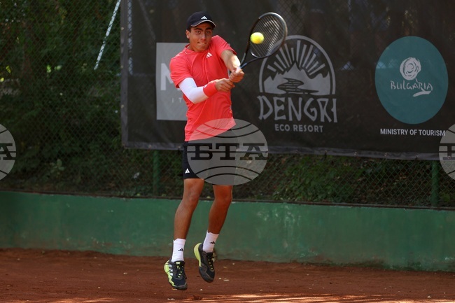 Иван Иванов се класира за четвъртфиналите на Откритото първенство на САЩ по тенис при юношите