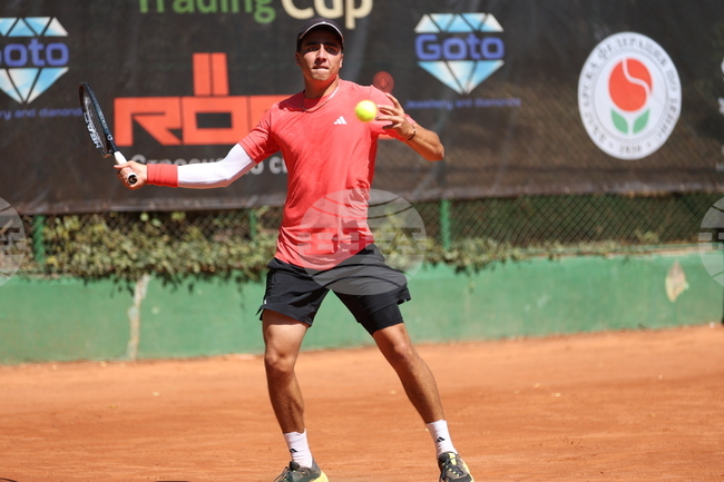 Българите Иван Иванов и Александър Василев са полуфиналисти на сингъл на Откритото първенство на САЩ по тенис при юношите