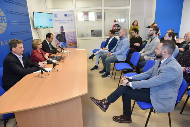 Цифровата трансформация: идеи от бизнеса, властите и образованието