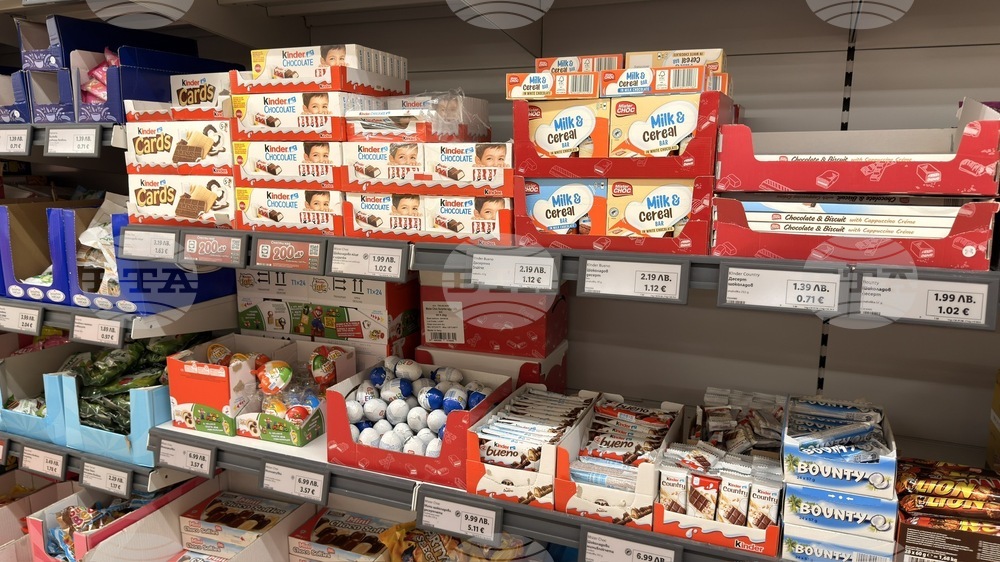 Двойното обозначение на цените в левове и евро обърква немалко потребители в Казанлък, показа анкета на БТА