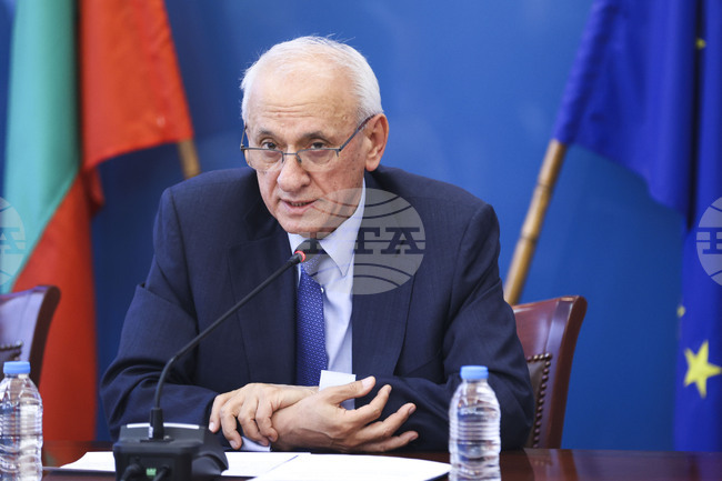 Health Minister Halts Export of Vital Medicinal Product