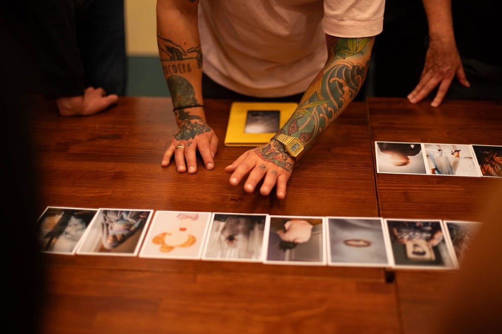 Изложба на испанския фотограф Антонио Рос Калабия ще бъде открита в София днес за Световния ден на фотографията