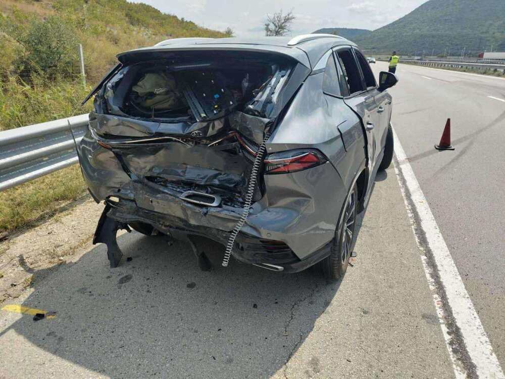 Мъж на 57 г. е настанен в шуменската болница след катастрофа на магистрала "Хемус", въведен е обходен маршрут