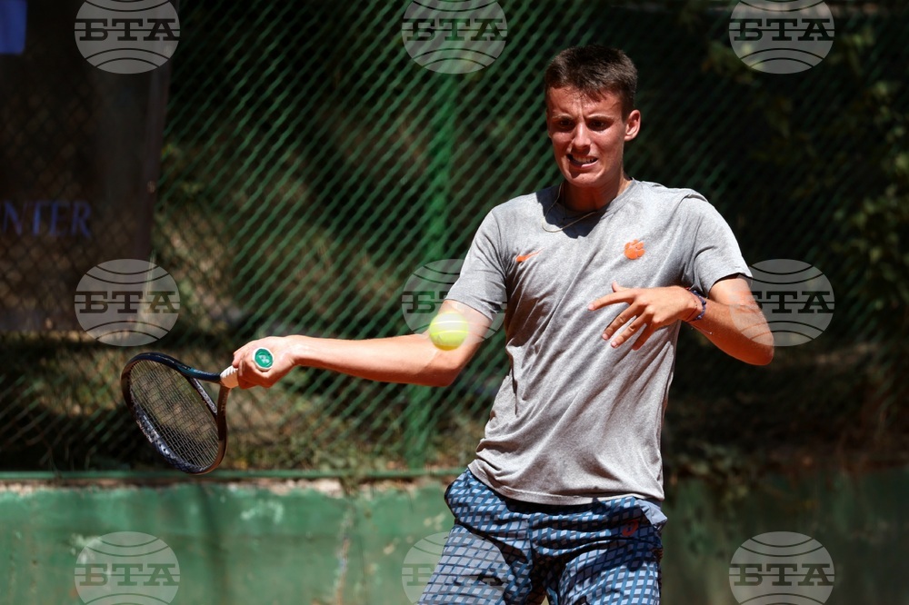 Виктор Марков с победи на сингъл и на двойки на турнир по тенис в Мексико