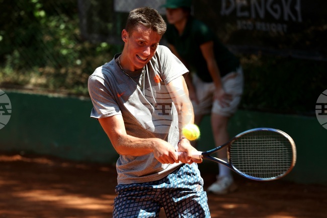 Виктор Марков загуби в първия кръг на турнира по тенис от сериите "Чалънджър" в София