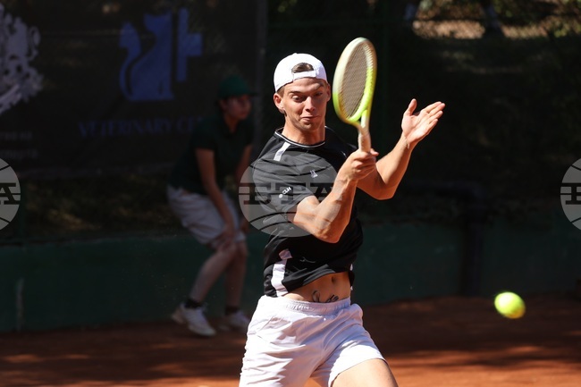 Пьотр Нестеров се класира за втория кръг на турнир по тенис в Ираклион