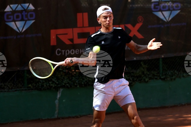 Нестеров стартира с победа в квалификациите на турнир по тенис от сериите "Чалънджър" в Гърция 